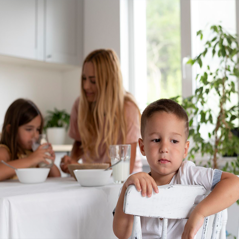 Madres narcisistas: el “niño dorado” y la “oveja negra”