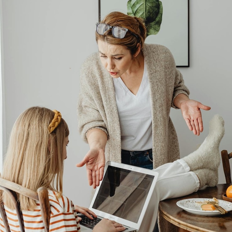 Guía para madres y padres desesperados: cuando tu adolescente no quiere ir al psicólogo